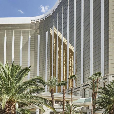 Four Seasons Hotel Las Vegas Exterior photo