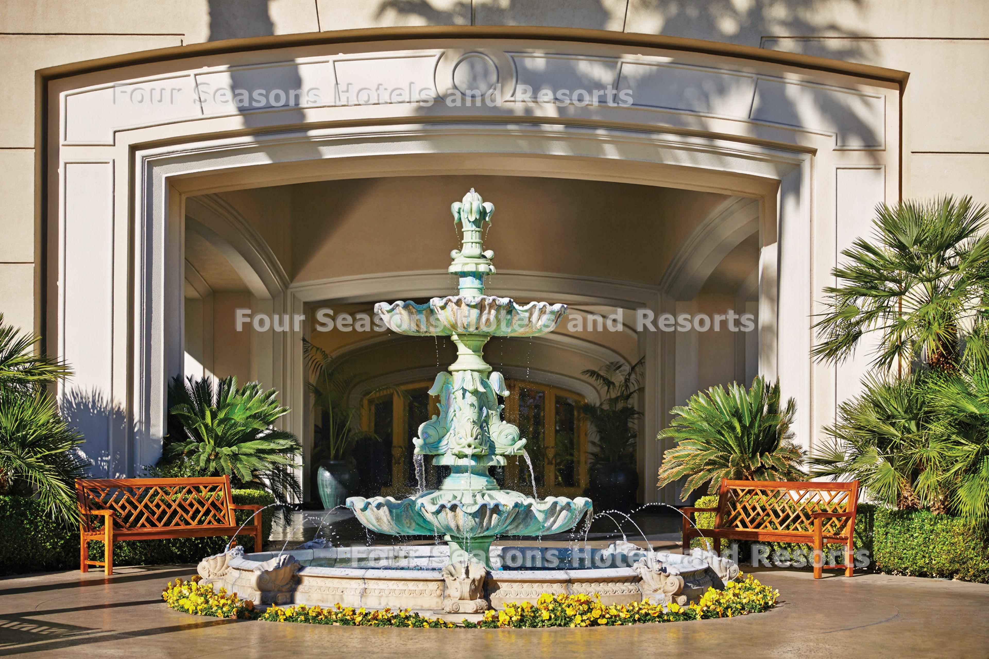 Four Seasons Hotel Las Vegas Exterior photo