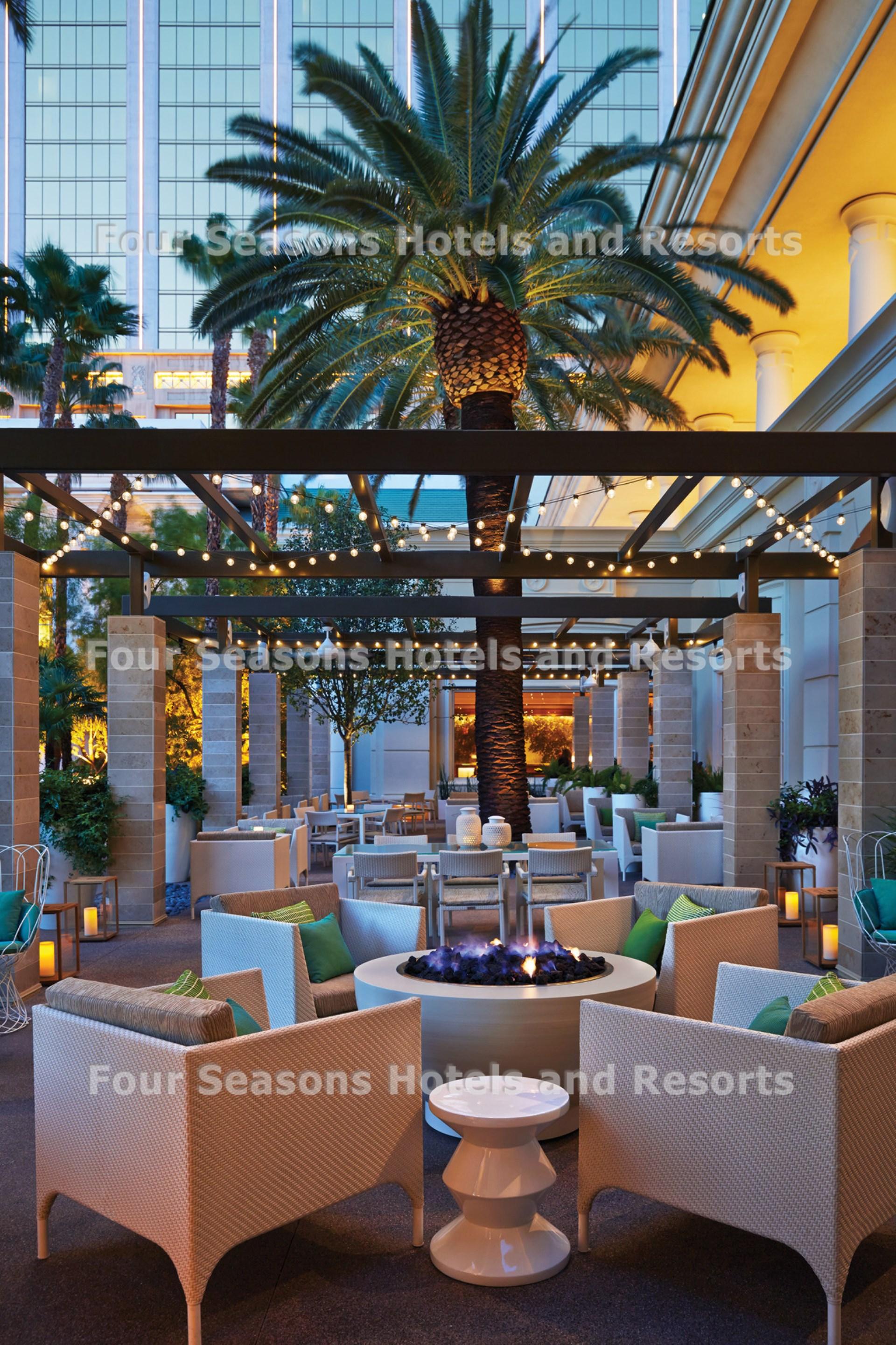 Four Seasons Hotel Las Vegas Exterior photo